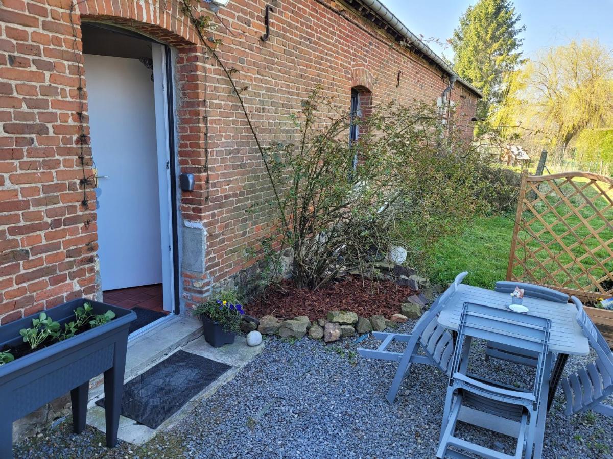 Studio Bienvenue Du Cote De Chez Nous Avec Jardin Privatif Wignehies Exterior foto