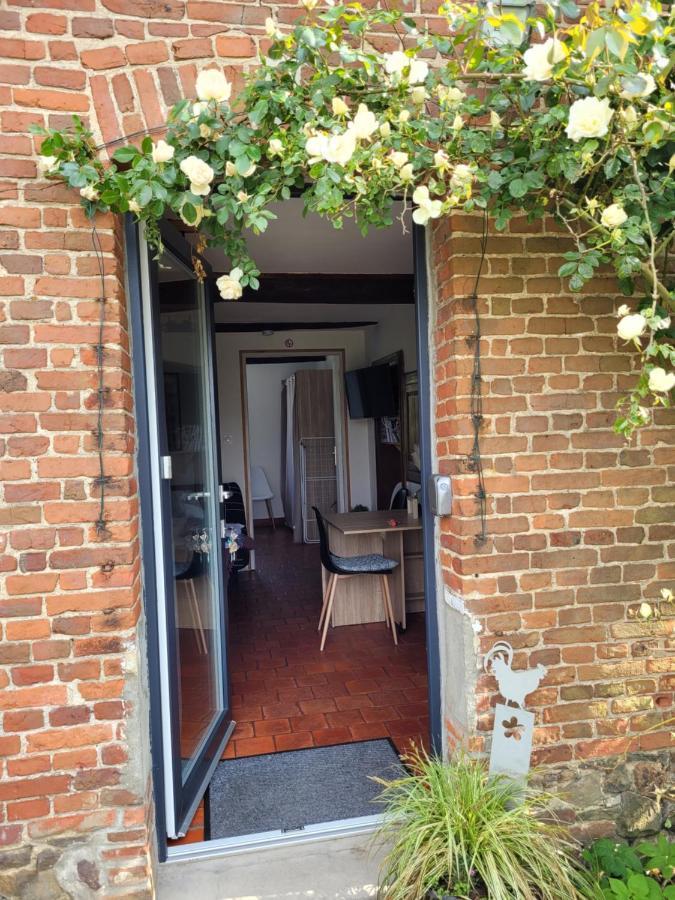 Studio Bienvenue Du Cote De Chez Nous Avec Jardin Privatif Wignehies Exterior foto