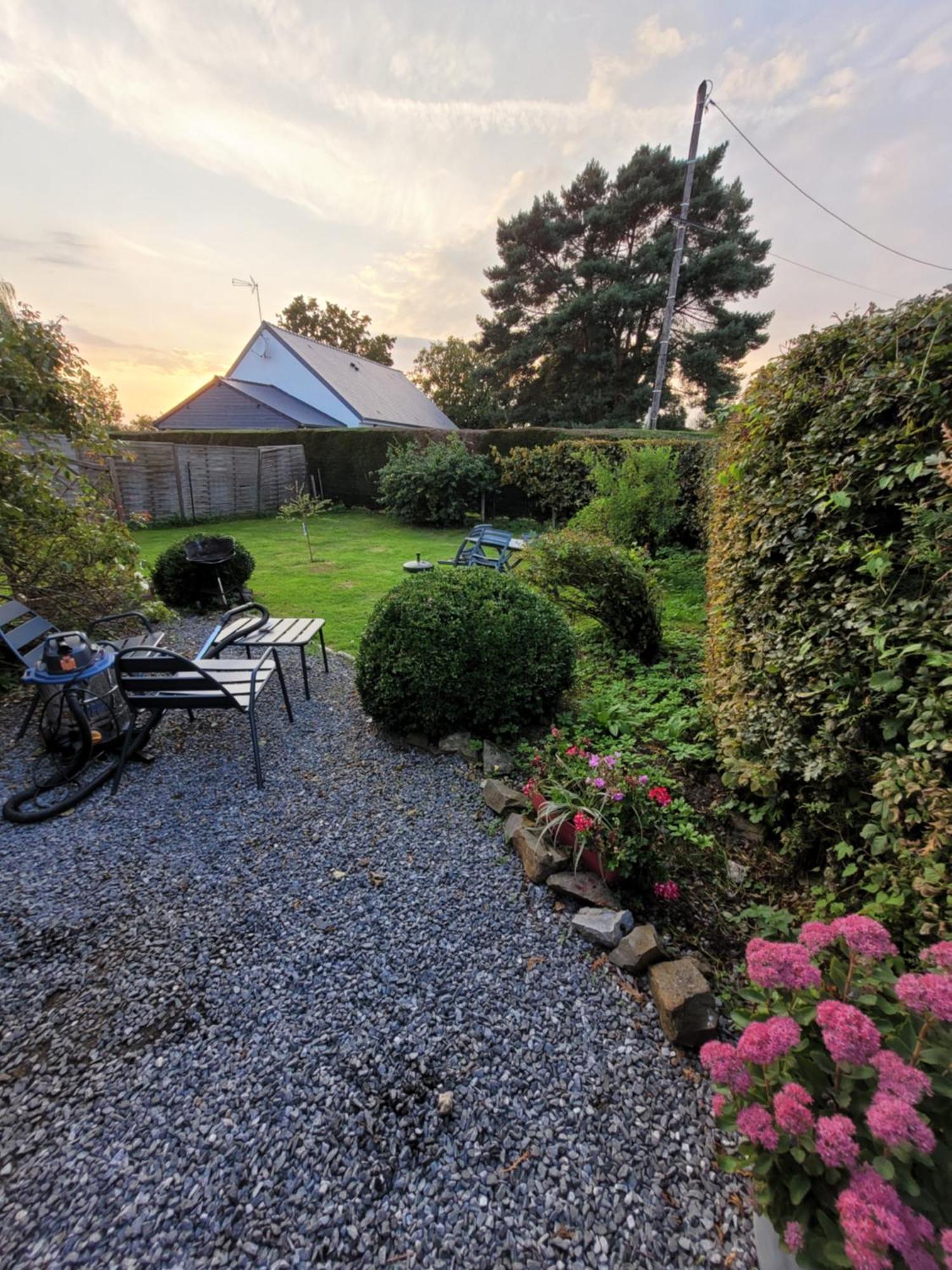 Studio Bienvenue Du Cote De Chez Nous Avec Jardin Privatif Wignehies Exterior foto