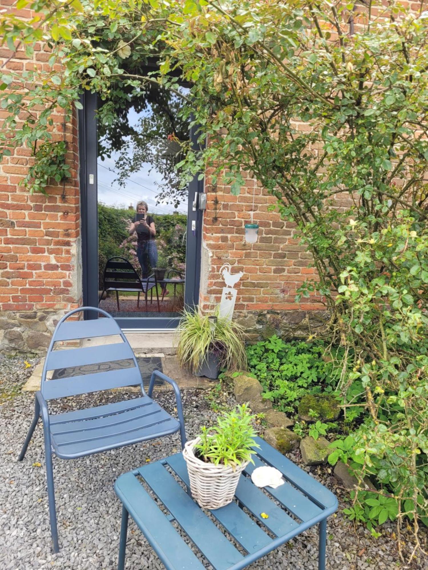 Studio Bienvenue Du Cote De Chez Nous Avec Jardin Privatif Wignehies Exterior foto