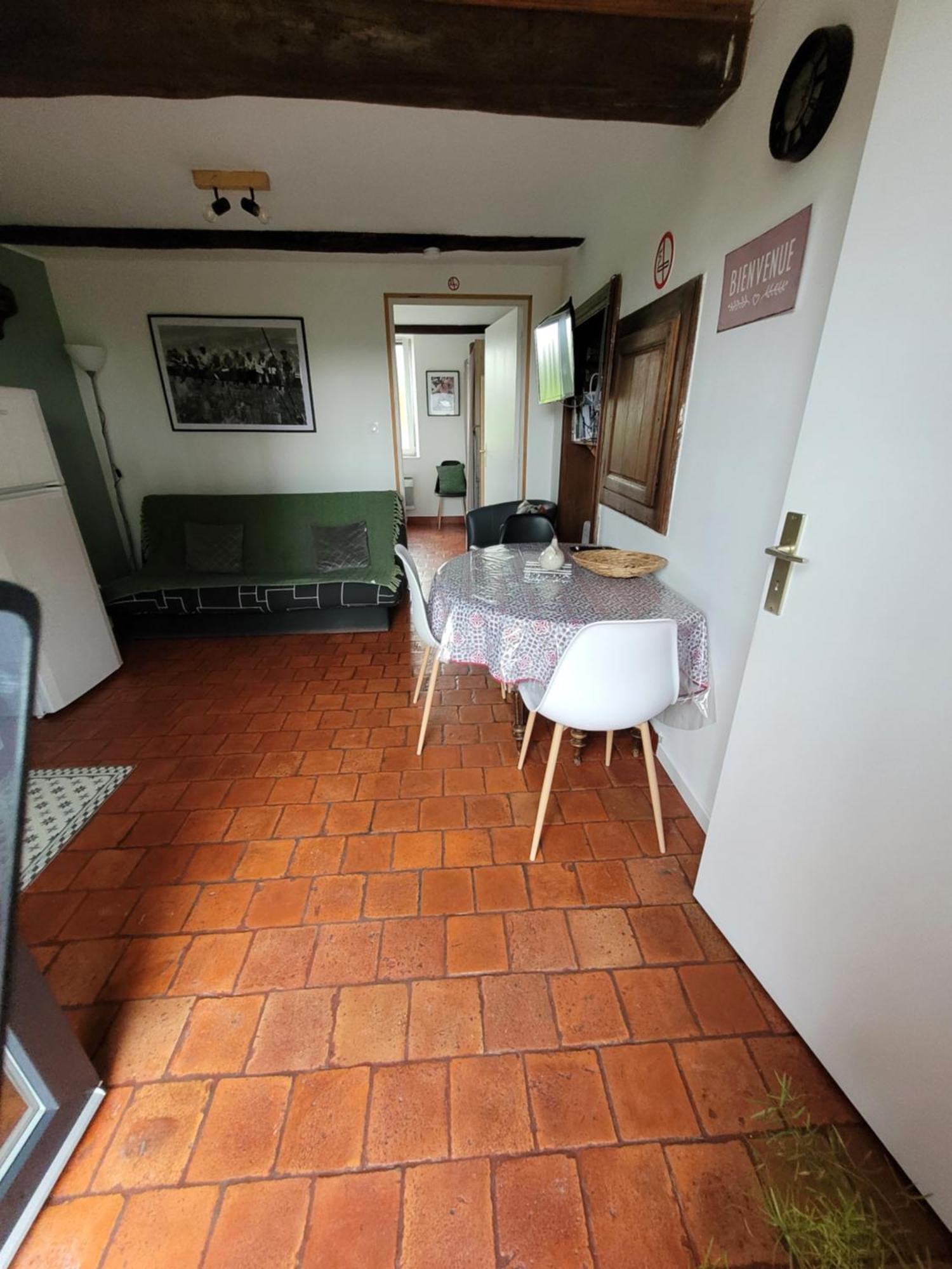 Studio Bienvenue Du Cote De Chez Nous Avec Jardin Privatif Wignehies Exterior foto